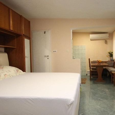 Apartman Gabriel Podgora Exterior foto