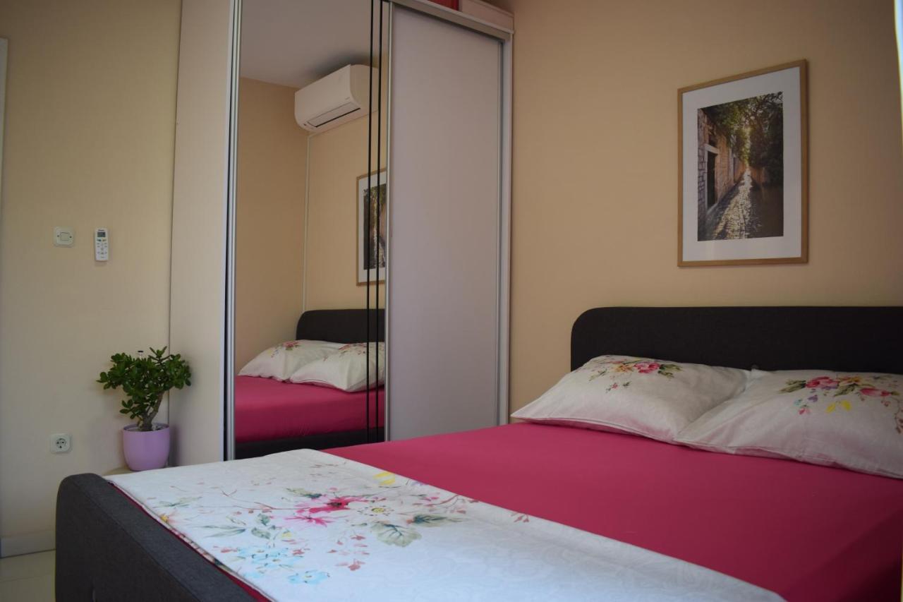 Apartman Gabriel Podgora Exterior foto