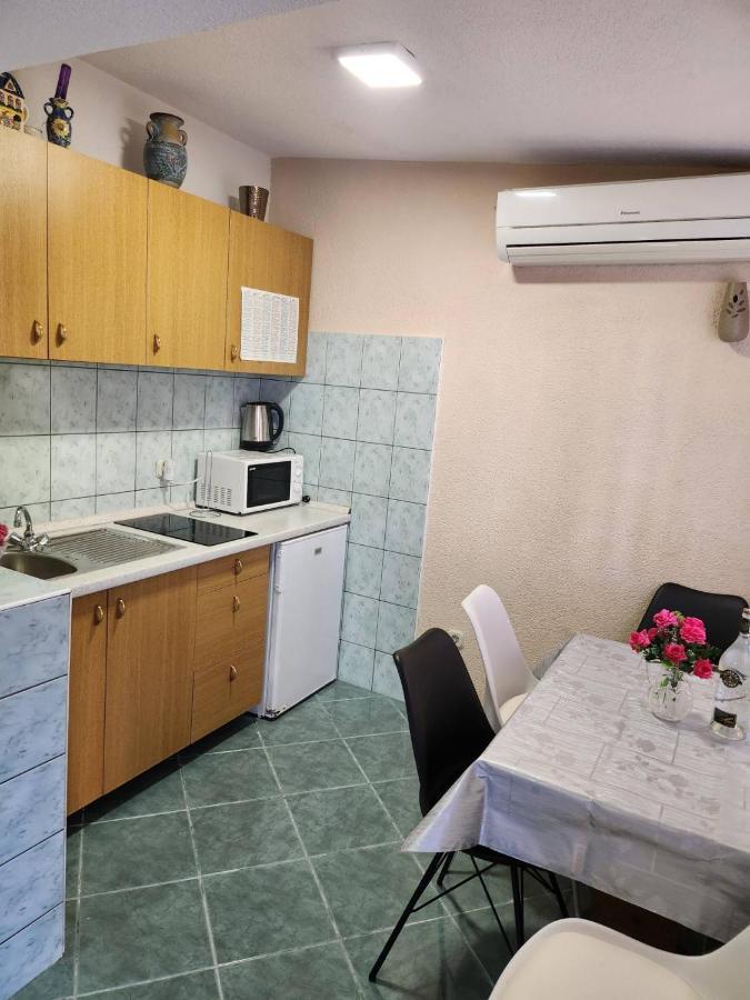 Apartman Gabriel Podgora Exterior foto