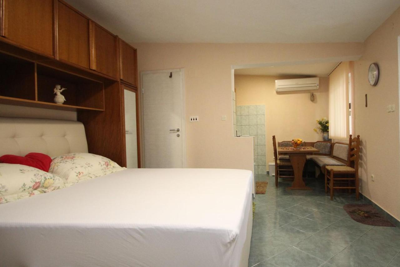 Apartman Gabriel Podgora Exterior foto
