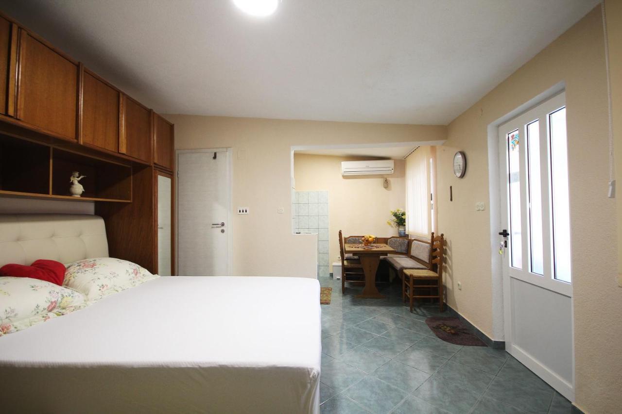 Apartman Gabriel Podgora Exterior foto